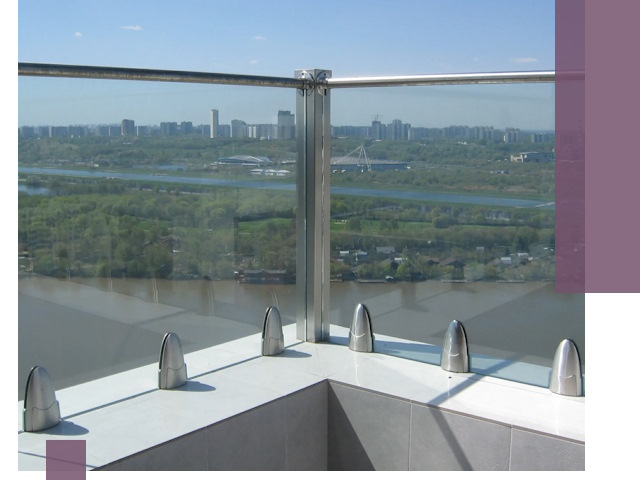 Стеклянные парапеты премиум класса в Южноуральске для домов и бизнесов